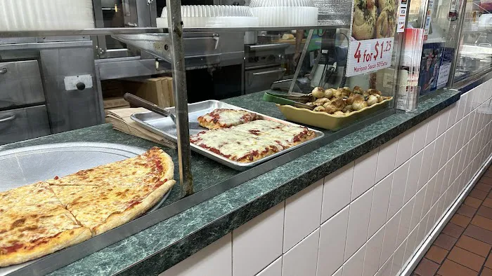 P & M Classic Pizza and Restaurant Picture 9