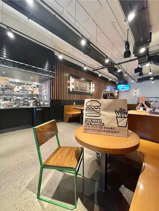 Shake Shack Williamsburg Picture 7