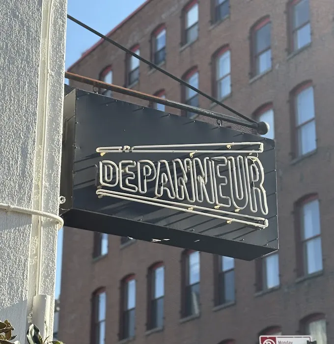 Dépanneur Picture 8