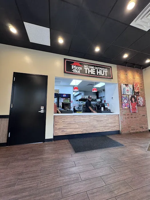 Pizza Hut Picture 10