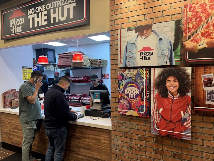 Pizza Hut Picture 3