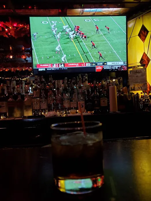 Charlies Sports Bar Picture 10