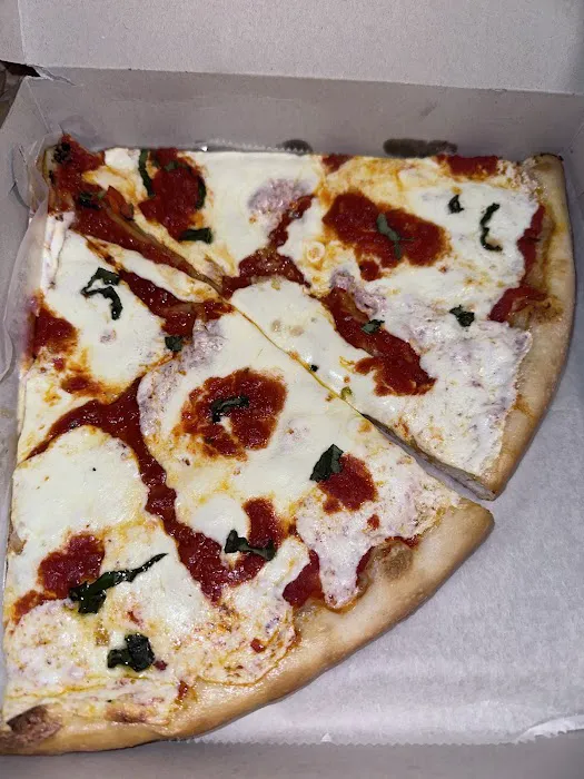 Gino’s Pizzeria Picture 5