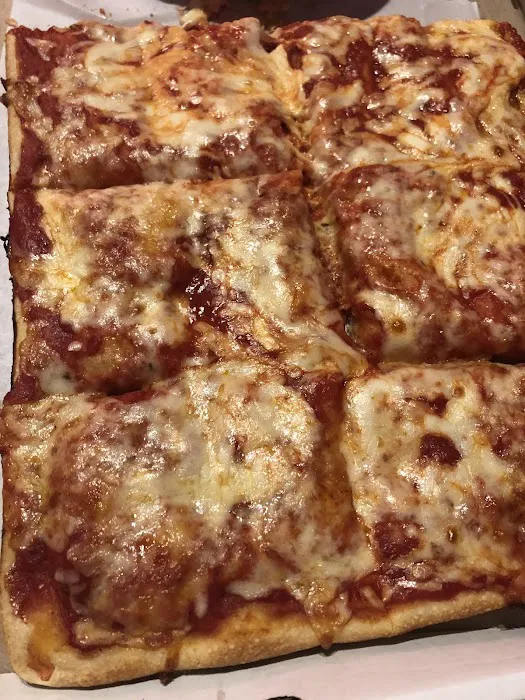 Gina's Pizza Picture 3