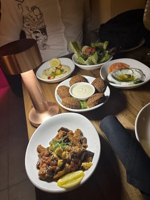 Zikrayat Restaurant & Lounge Picture 1