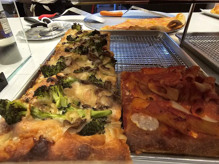 Gia's Pizza Picture 3
