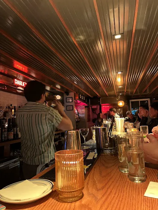 Charlie’s Pub Picture 7