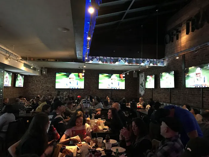 Sweet Spot Sporting Lounge & Restaurant Picture 3