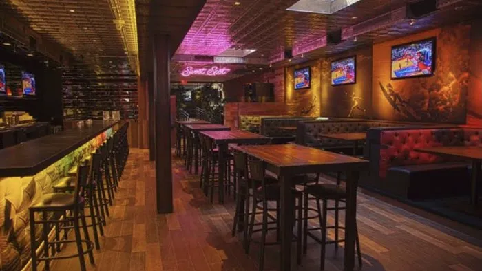 Sweet Spot Sporting Lounge & Restaurant Picture 9