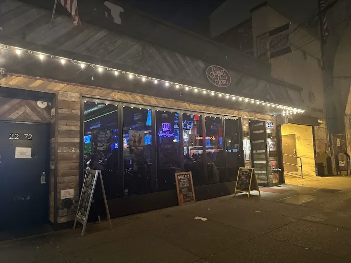 Sweet Spot Sporting Lounge & Restaurant Picture 1