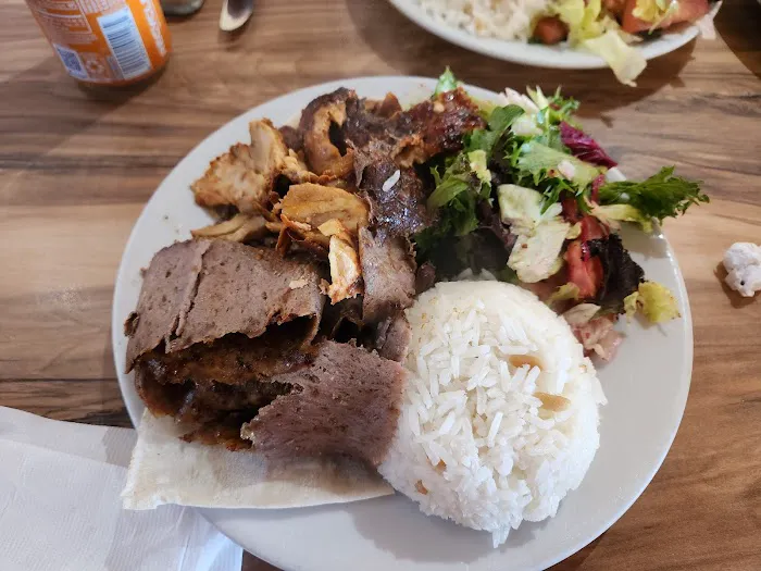 TRUVA Cafe & Grill Picture 3