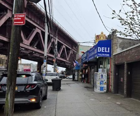 Sal, Kris & Charlie's Deli