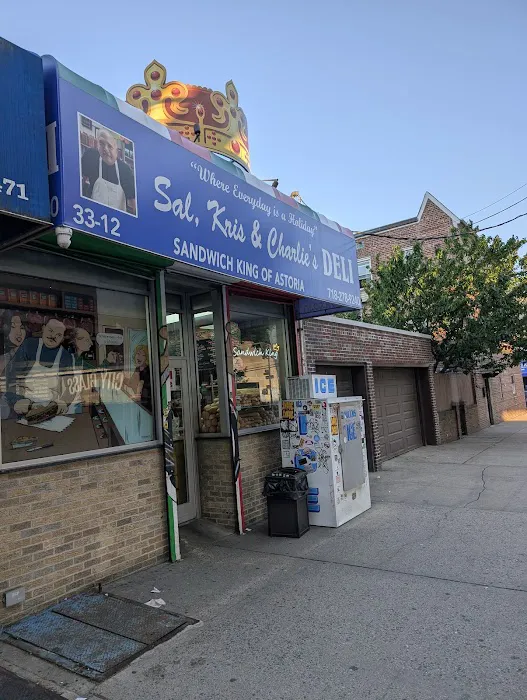 Sal, Kris & Charlie's Deli Picture 4