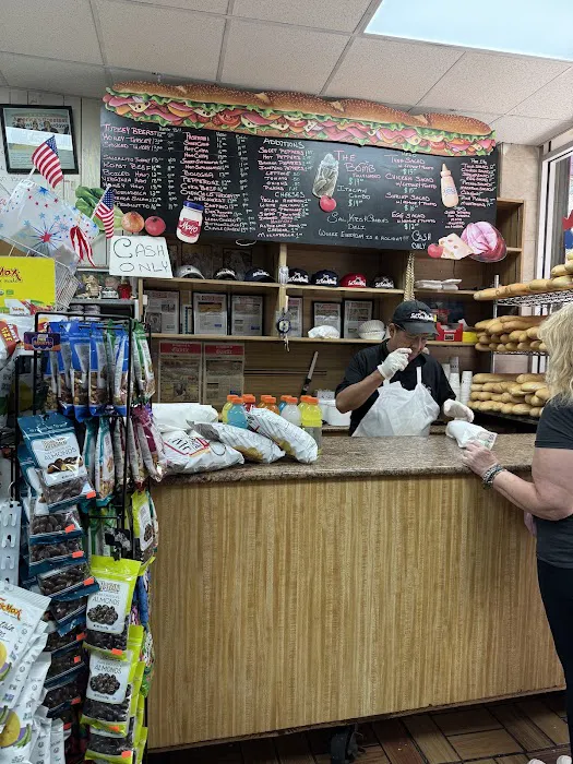 Sal, Kris & Charlie's Deli Picture 9