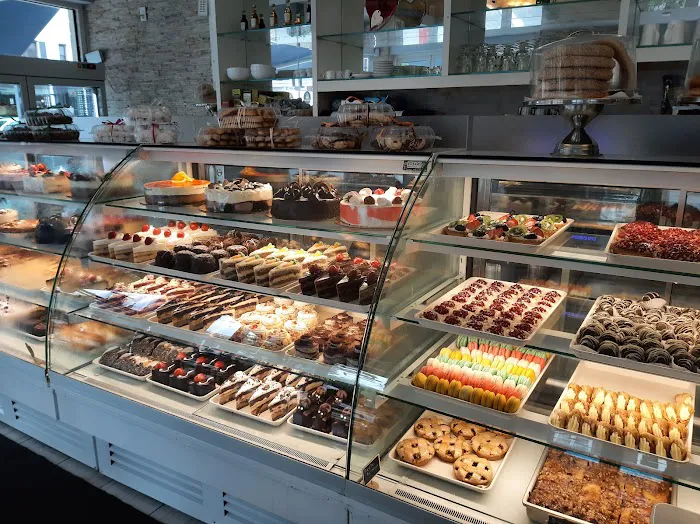Lefkos Pyrgos Cafe Picture 3