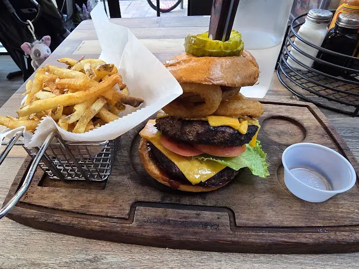 KX Burger & Beyond Picture 1