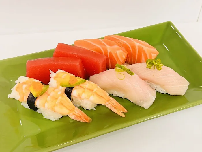 Poke and Roll Sushi Picture 2