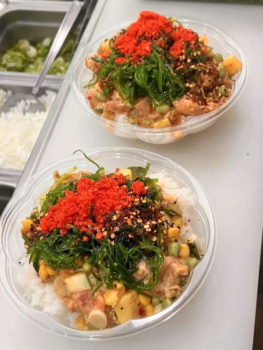 Poke and Roll Sushi Picture 5