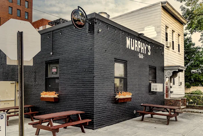 Murphy's Sports Bar Picture 3