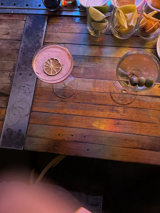 Mommy's Cocktail Bar Picture 3