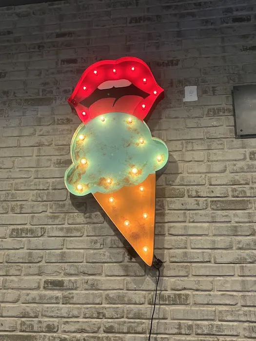 Tipsy Scoop Picture 3