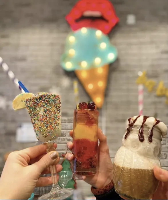 Tipsy Scoop Picture 1