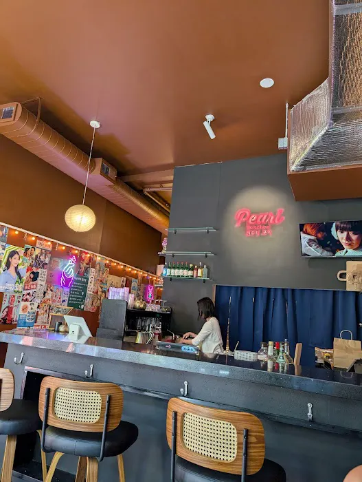 Pearl Kitchen Picture 4