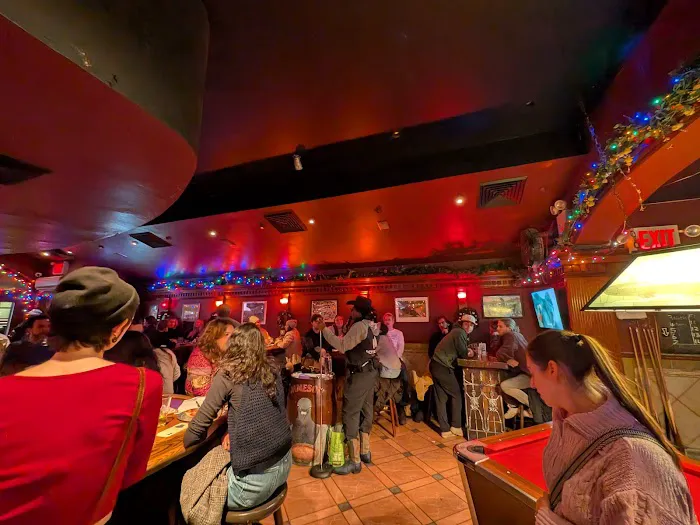 Alligator Lounge Picture 1