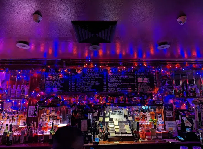 Alligator Lounge Picture 2