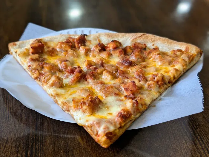 Sal's Pizzeria Picture 3