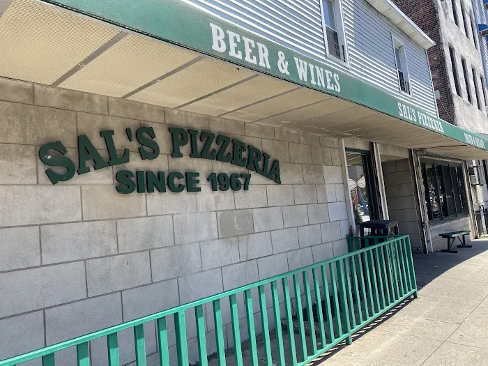 Sal's Pizzeria Picture 10