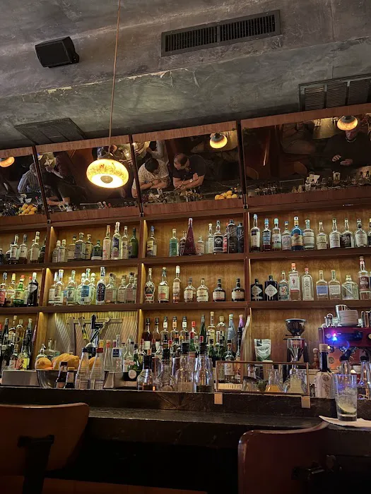 Fresh Kills Bar Picture 3