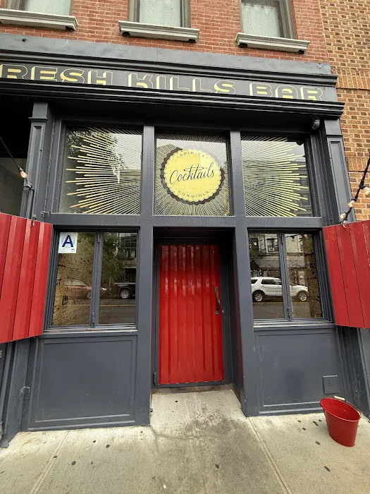 Fresh Kills Bar Picture 4