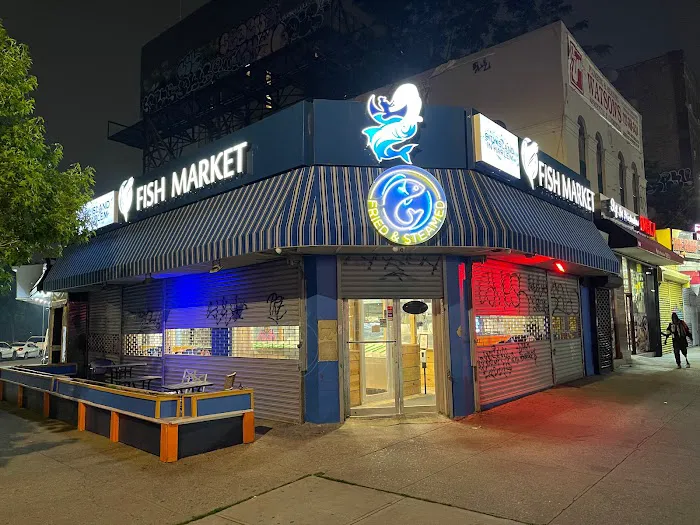 Fish π£ market City island in Harlem Picture 10