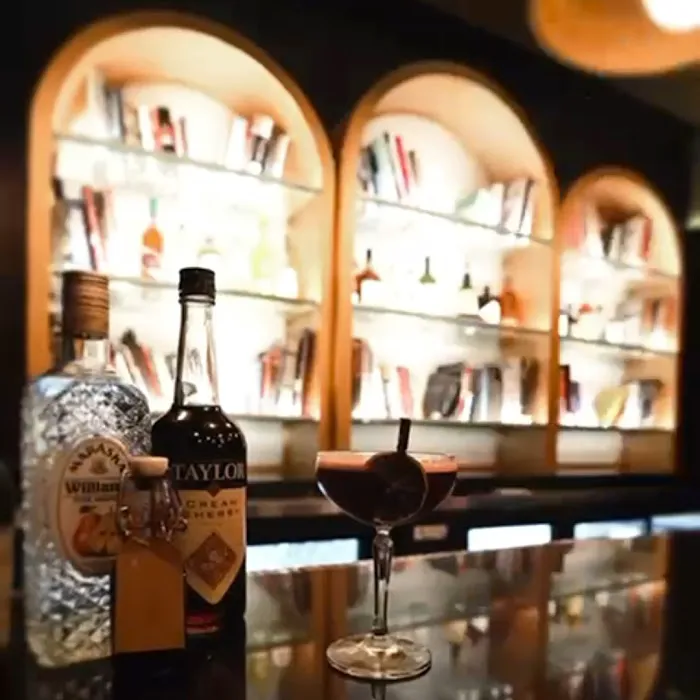 Cinemixology Room Picture 10