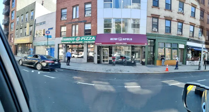 Singas Famous Pizza Picture 4