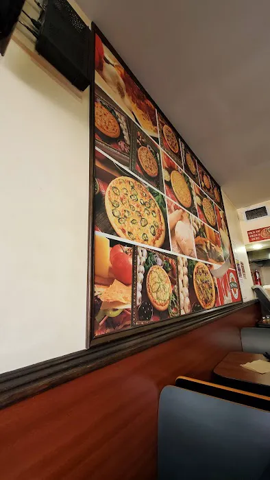 Singas Famous Pizza Picture 9