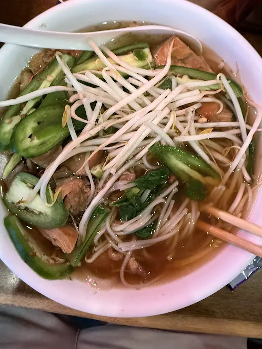 Lucy's Vietnamese - 649 Grand St Picture 3