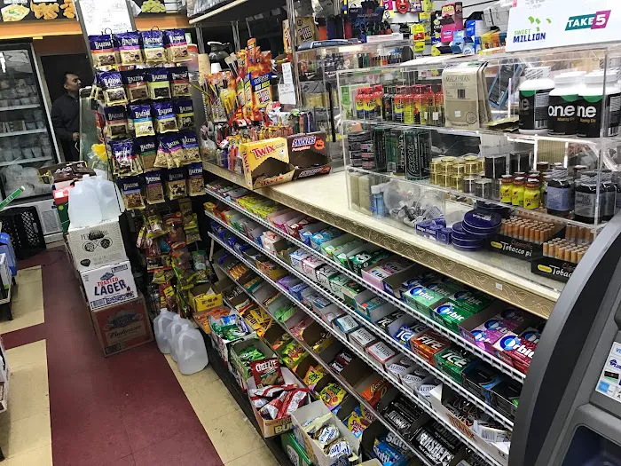 Deli Grocery Picture 10