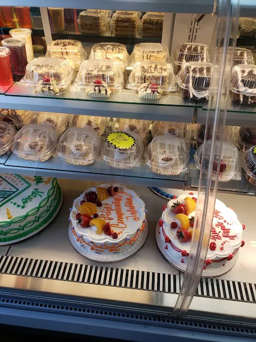 La Fe Bakery & Restaurant Picture 6