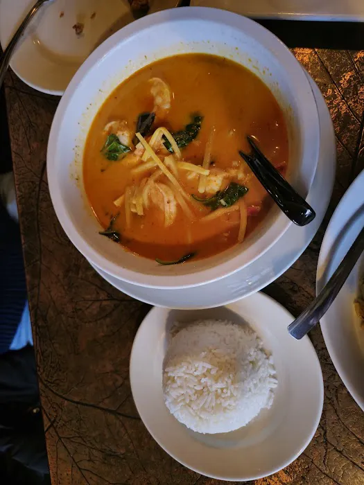 Sweet Basil Thai Restaurant (Queens) Picture 2