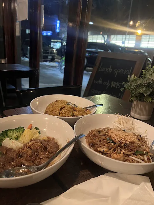 Sweet Basil Thai Restaurant (Queens) Picture 5
