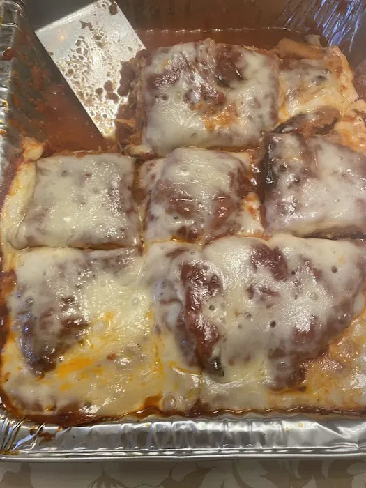 N & R Delicatessen Picture 4