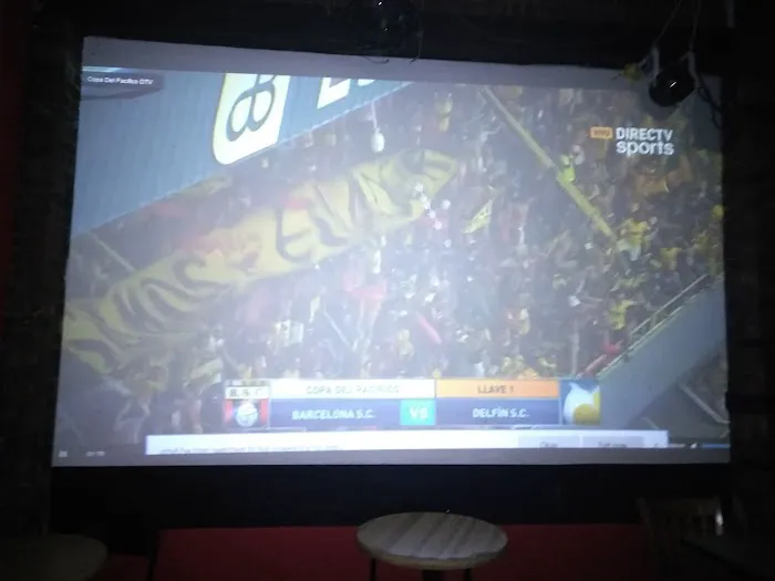 Pasiones Sports Bar Picture 3