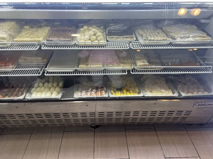 Raja Sweets & Fast Food Picture 3