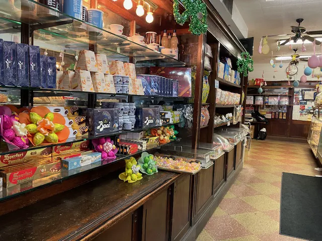 La Guli Pastry Shop Picture 3