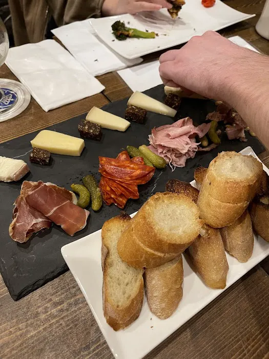 The Bier & Cheese Collective Picture 4