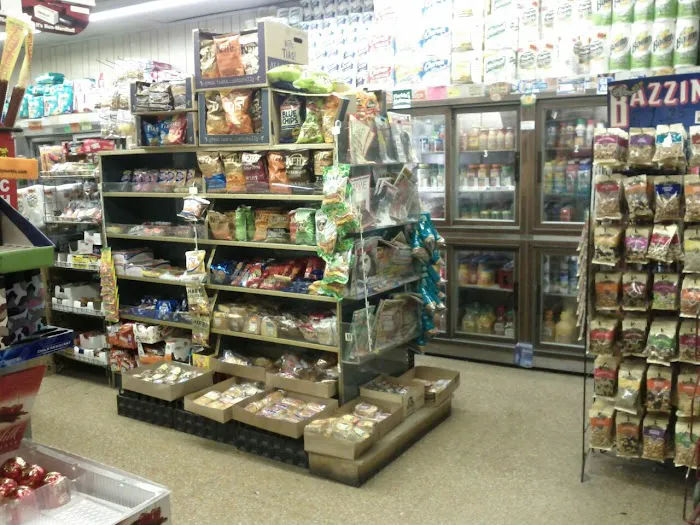 Farmer Deli Grocery Picture 3