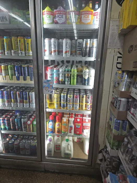 Farmer Deli Grocery Picture 1
