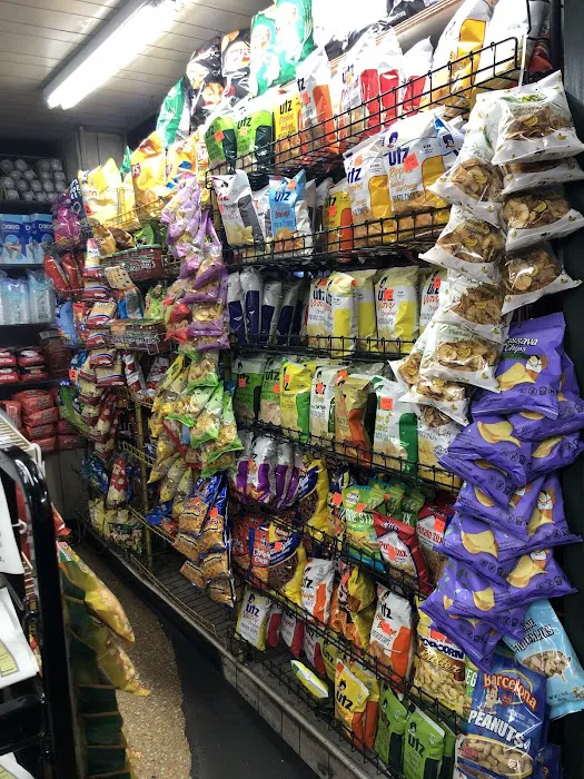 Farmer Deli Grocery Picture 8